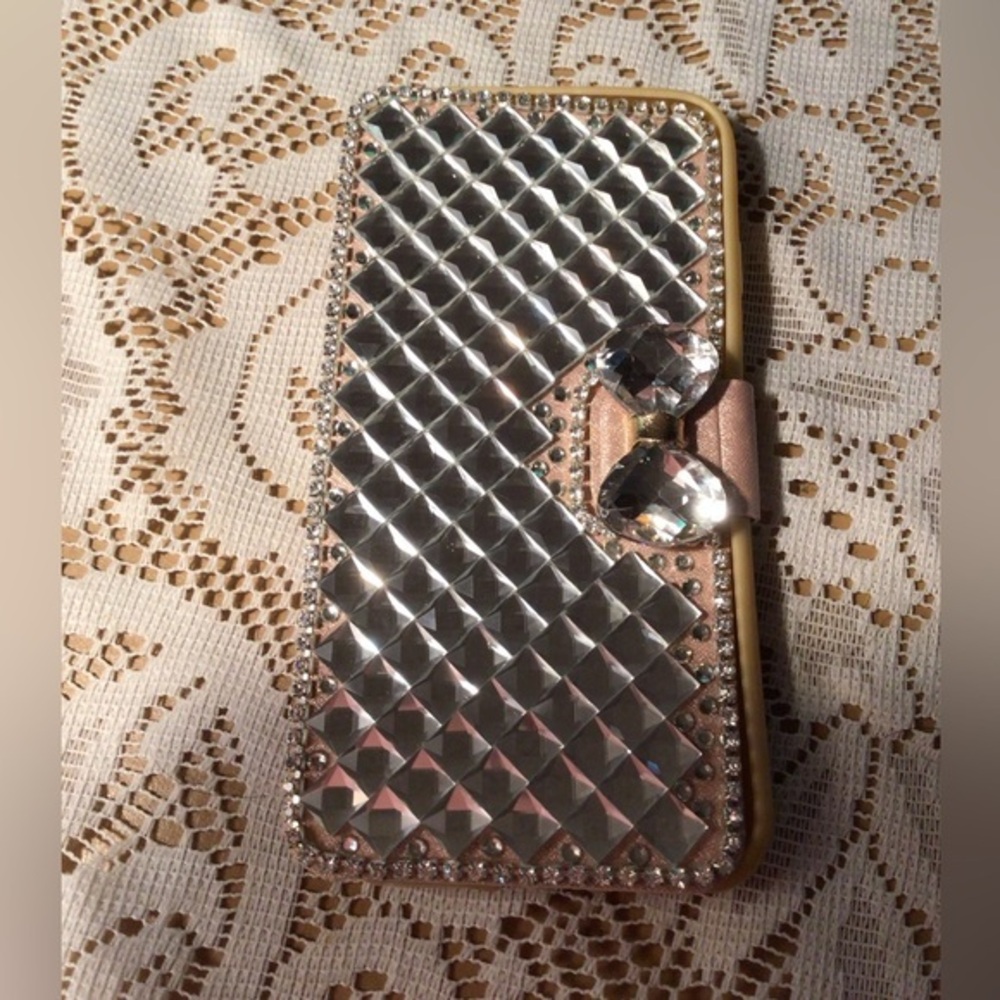 NEW CELL PHONE 7s CASE AND HOLDER CELL PNONE